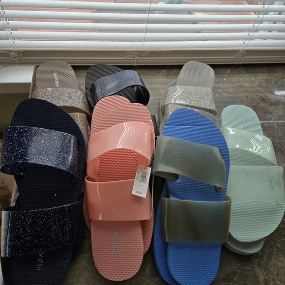 Old Navy Slides Bundle Of 7 pair Sz 8 - Picture 4 of 4